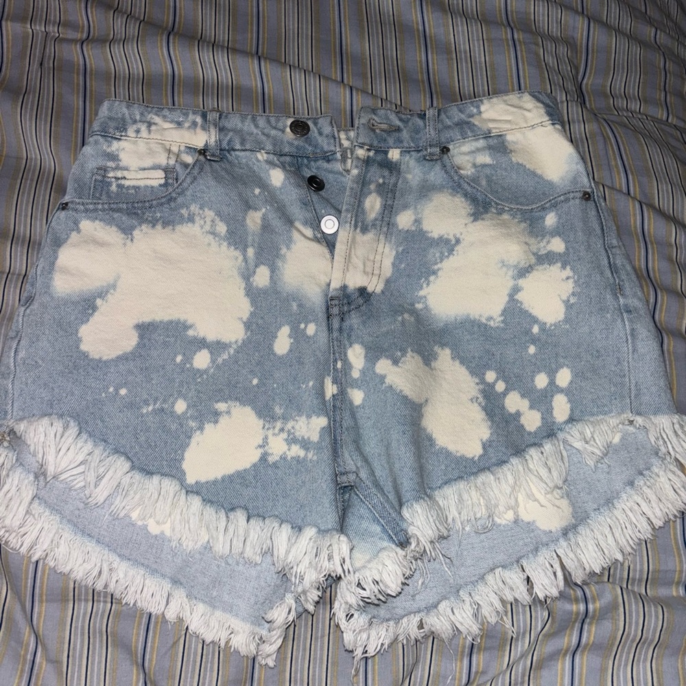 Frayed Denim Shorts in Blue and White